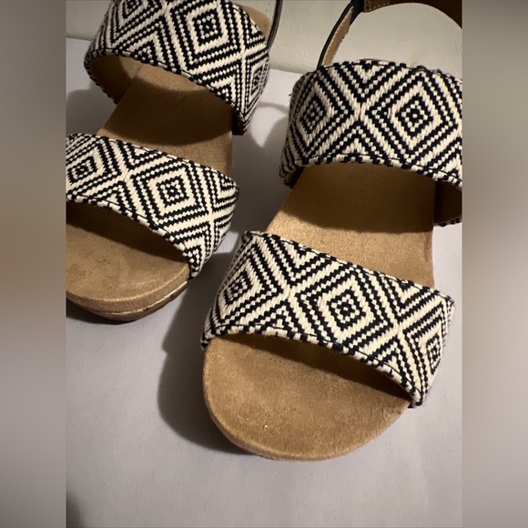 LifeStride Women Marcela Wedge Cork Sandal Size 5 Black White Peep Toe Flex EUC - Picture 2 of 7